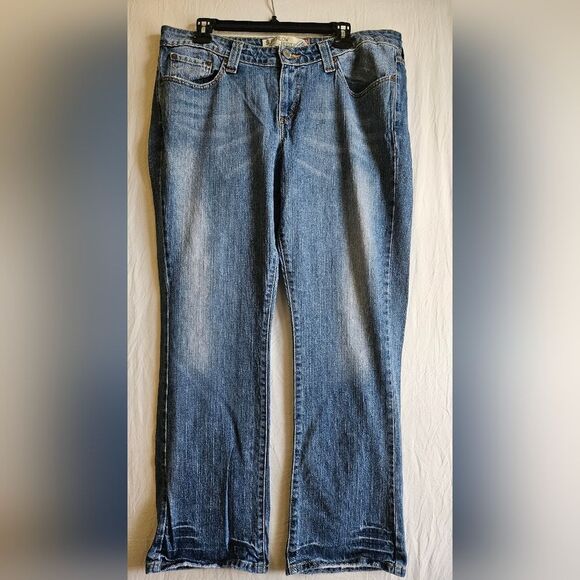 Levi's 518 Jeans Womens 15M (36x30)  Superlow Bootcut Medium Wash Denim Mid Rise - Picture 1 of 10